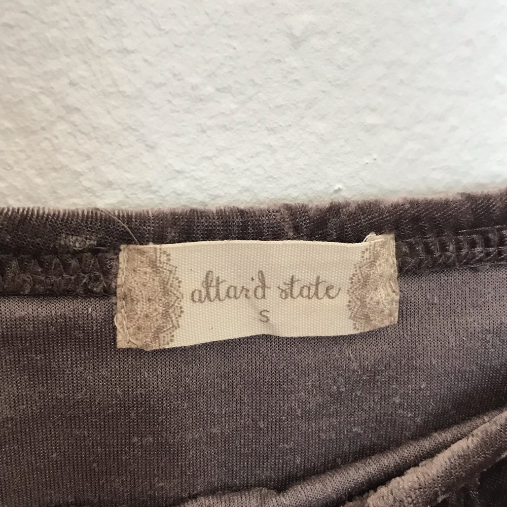 Altar’d State Crushed Velvet Ruffle Body Suit S - Picture 4 of 4